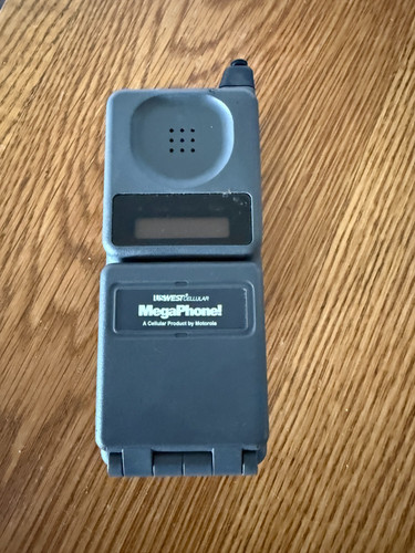 Telefono cellulare flip